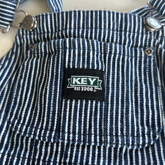 Key Bibs - Picture 3 of 5